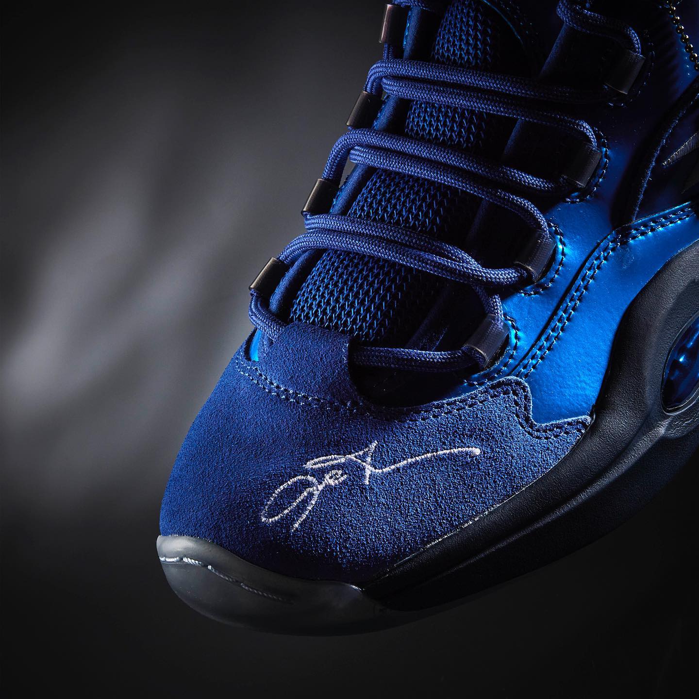 Reebok,Question Mid 全新 Reebok 官图曝光!网友:这还带签名啊! Reebok,Question Mid 全新 Reebok 官图曝光!网友:这还带签名啊!