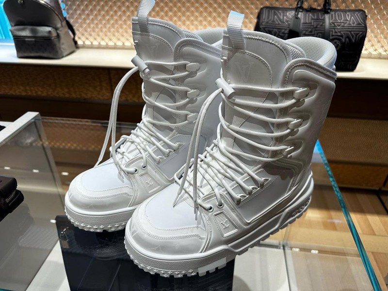 Louis Vuitton,Trainer Snow Boo LV 新鞋抢先曝光!看完直呼「又大又圆」! Louis Vuitton,Trainer Snow Boo LV 新鞋抢先曝光!看完直呼「又大又圆」!