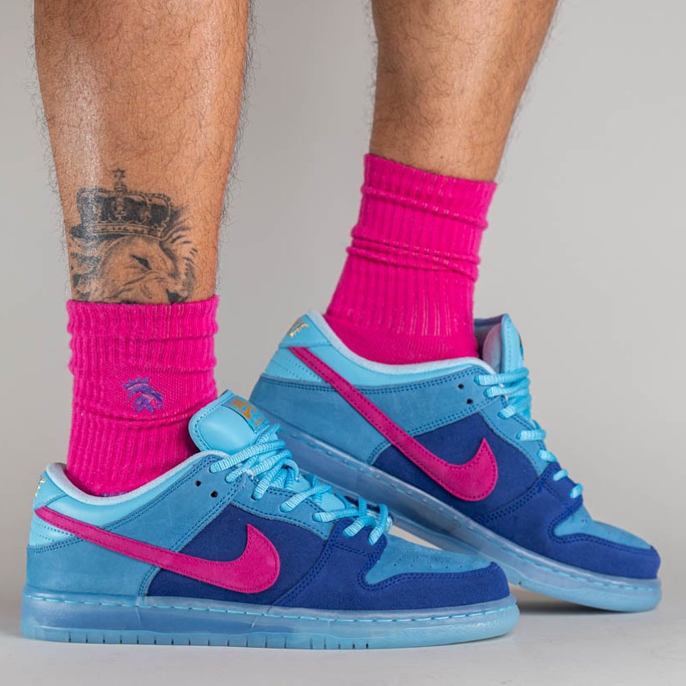 Run The Jewels,Nike,SB Dunk Lo 蓝精灵配色!全新 Run The Jewels x Nike SB Dunk 上脚图来了! Run The Jewels,Nike,SB Dunk Lo 蓝精灵配色!全新 Run The Jewels x Nike SB Dunk 上脚图来了!