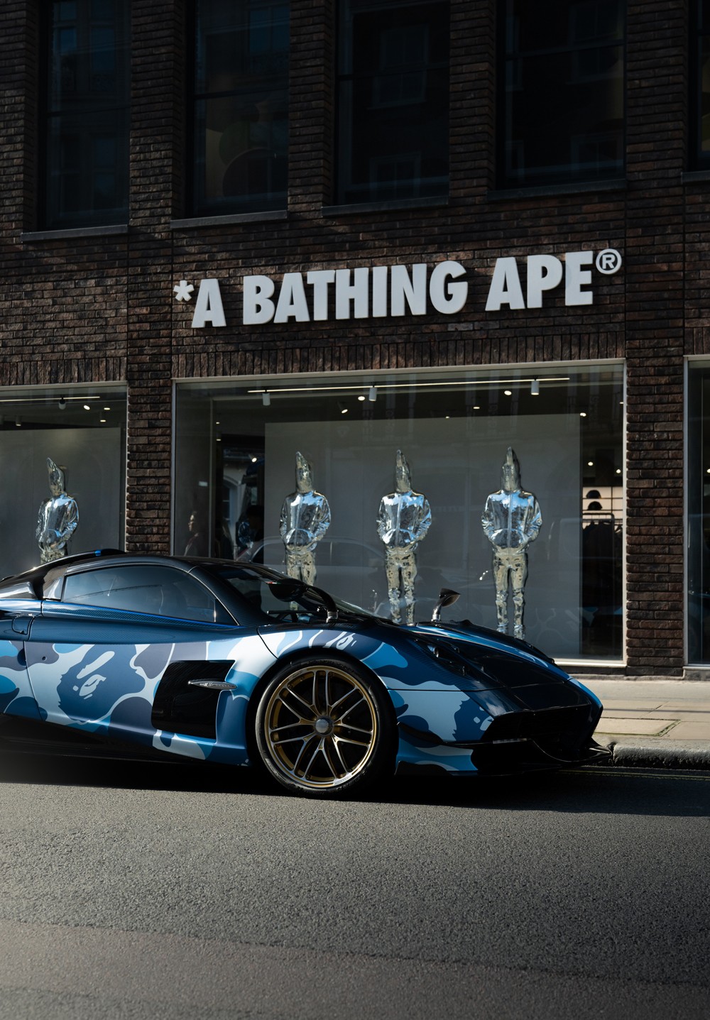 BAPE®,PAGANI BAPE 又搞「顶级跑车联名」!网友:我只配看服饰! BAPE®,PAGANI BAPE 又搞「顶级跑车联名」!网友:我只配看服饰!