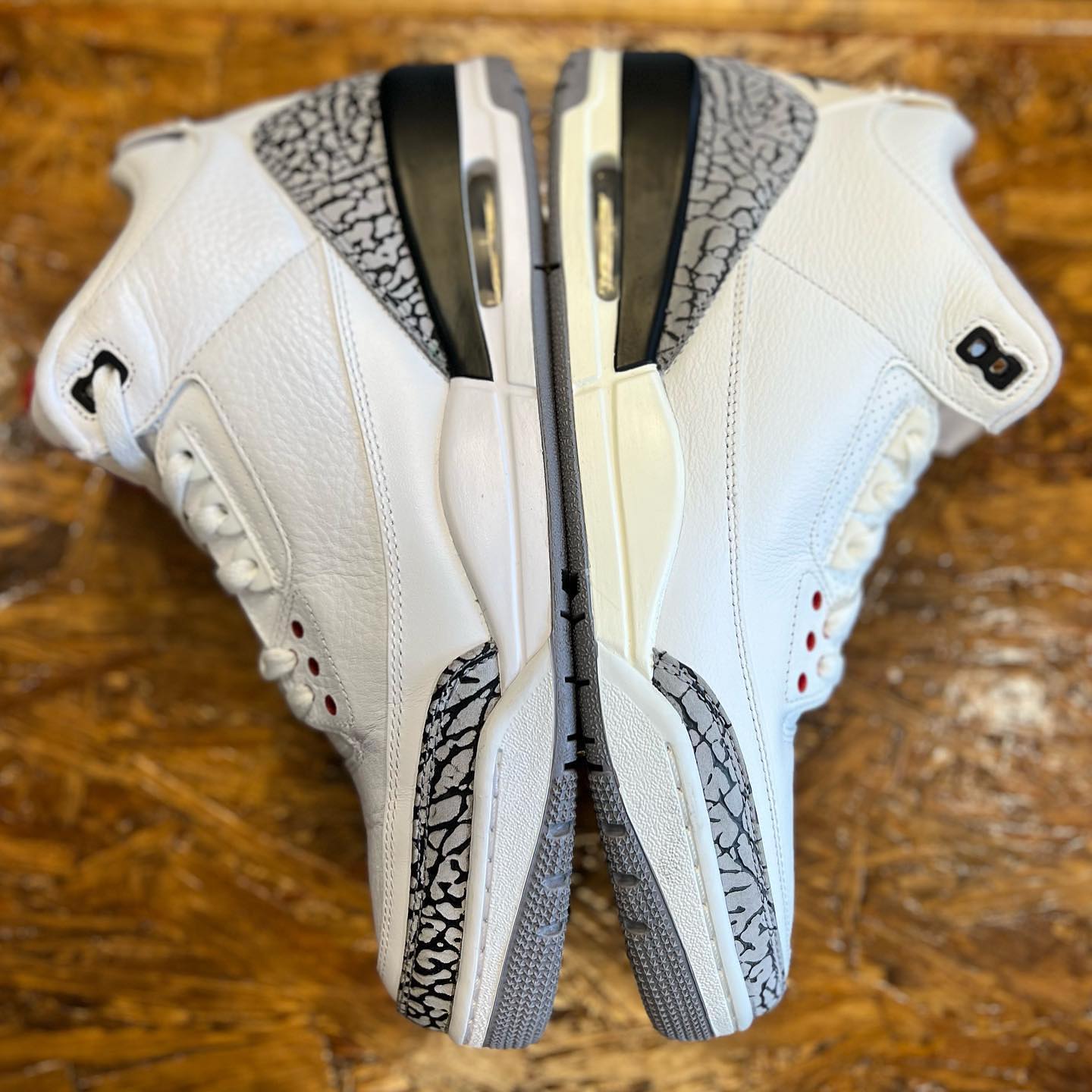 白水泥,Air Jordan 3,AJ3,White Cem 新旧「白水泥」AJ3 实物对比!除了氧化效果,还有... 白水泥,Air Jordan 3,AJ3,White Cem 新旧「白水泥」AJ3 实物对比!除了氧化效果,还有...
