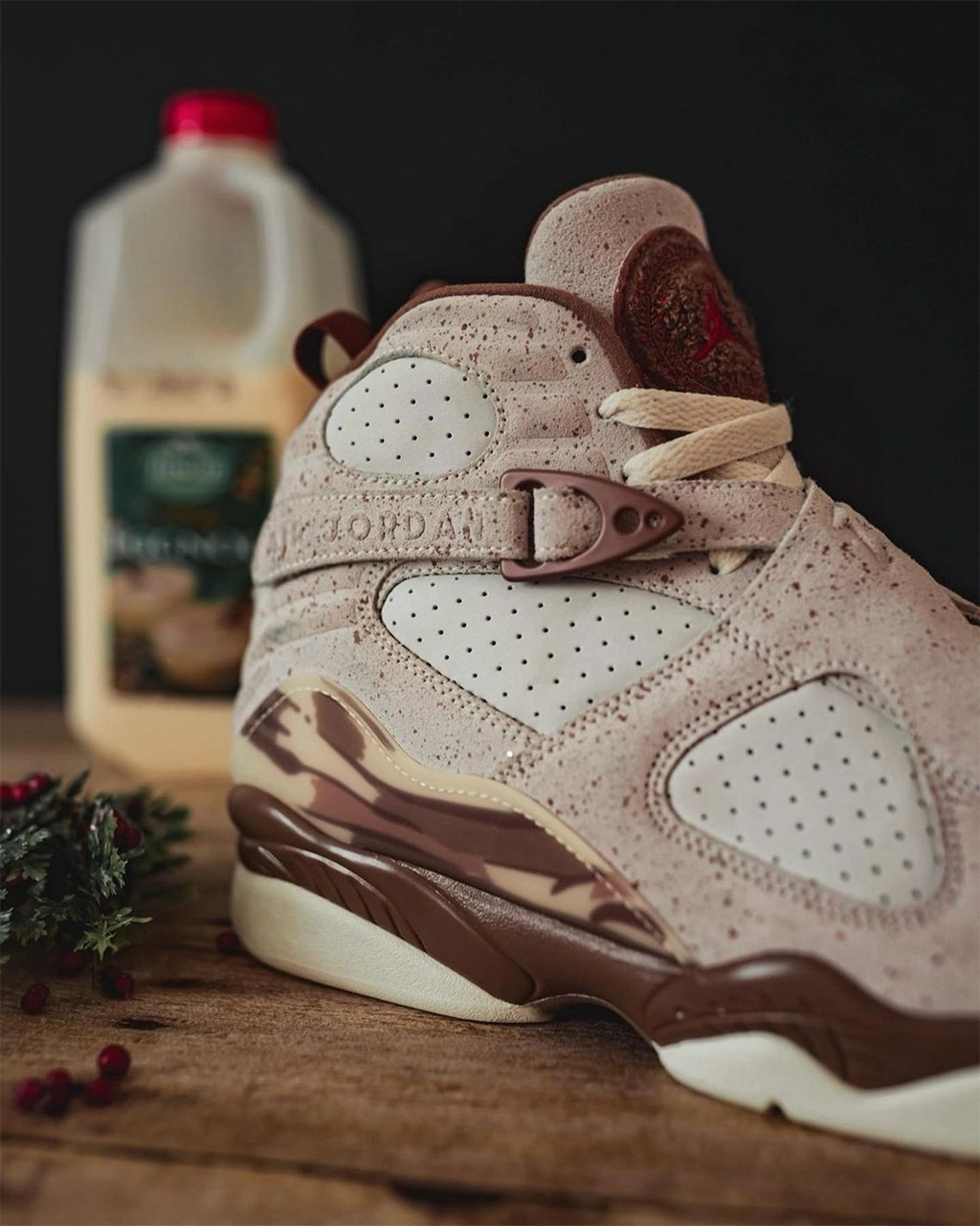 圣诞节,Air Jordan 8 「圣诞节」主题的 AJ 正代可不多见!实物刚刚曝光!但 … 圣诞节,Air Jordan 8 「圣诞节」主题的 AJ 正代可不多见!实物刚刚曝光!但 …