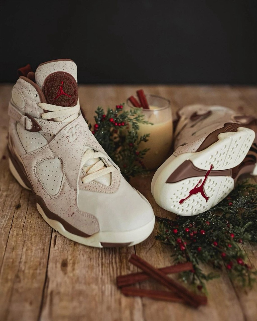 圣诞节,Air Jordan 8 「圣诞节」主题的 AJ 正代可不多见!实物刚刚曝光!但 … 圣诞节,Air Jordan 8 「圣诞节」主题的 AJ 正代可不多见!实物刚刚曝光!但 …