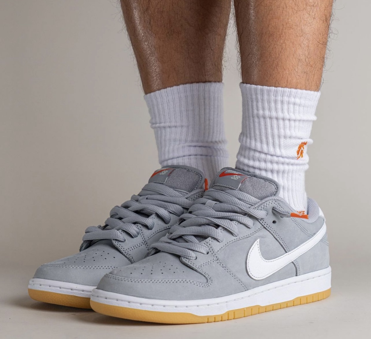 Nike,SB Dunk Low,Grey Gum,DV54 「灰生胶」Nike SB Dunk Low 上脚图来了!今年就发售! Nike,SB Dunk Low,Grey Gum,DV54 「灰生胶」Nike SB Dunk Low 上脚图来了!今年就发售!