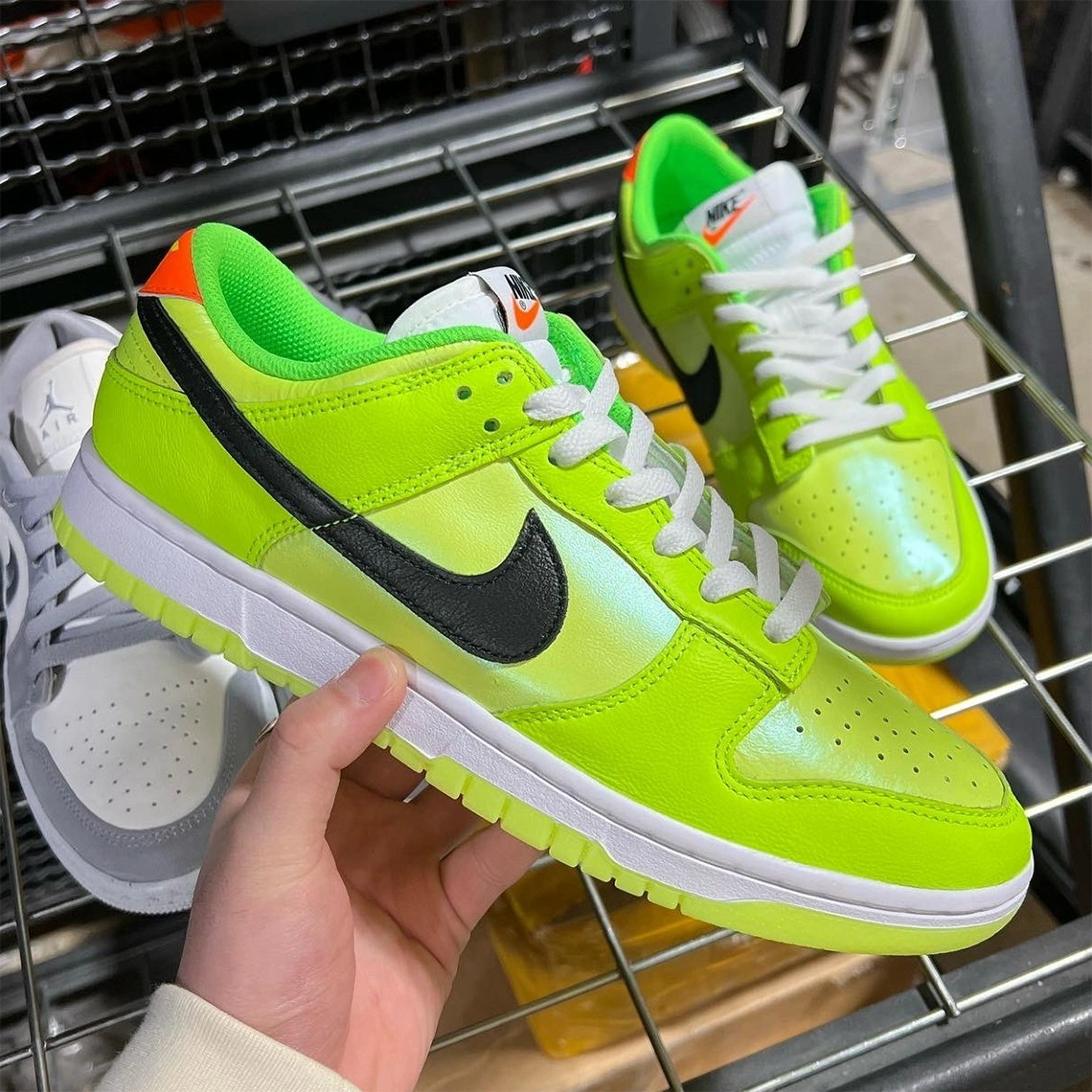 Nike,Dunk 亮瞎眼!夜光 Dunk Low 效果炸裂! Nike,Dunk 亮瞎眼!夜光 Dunk Low 效果炸裂!