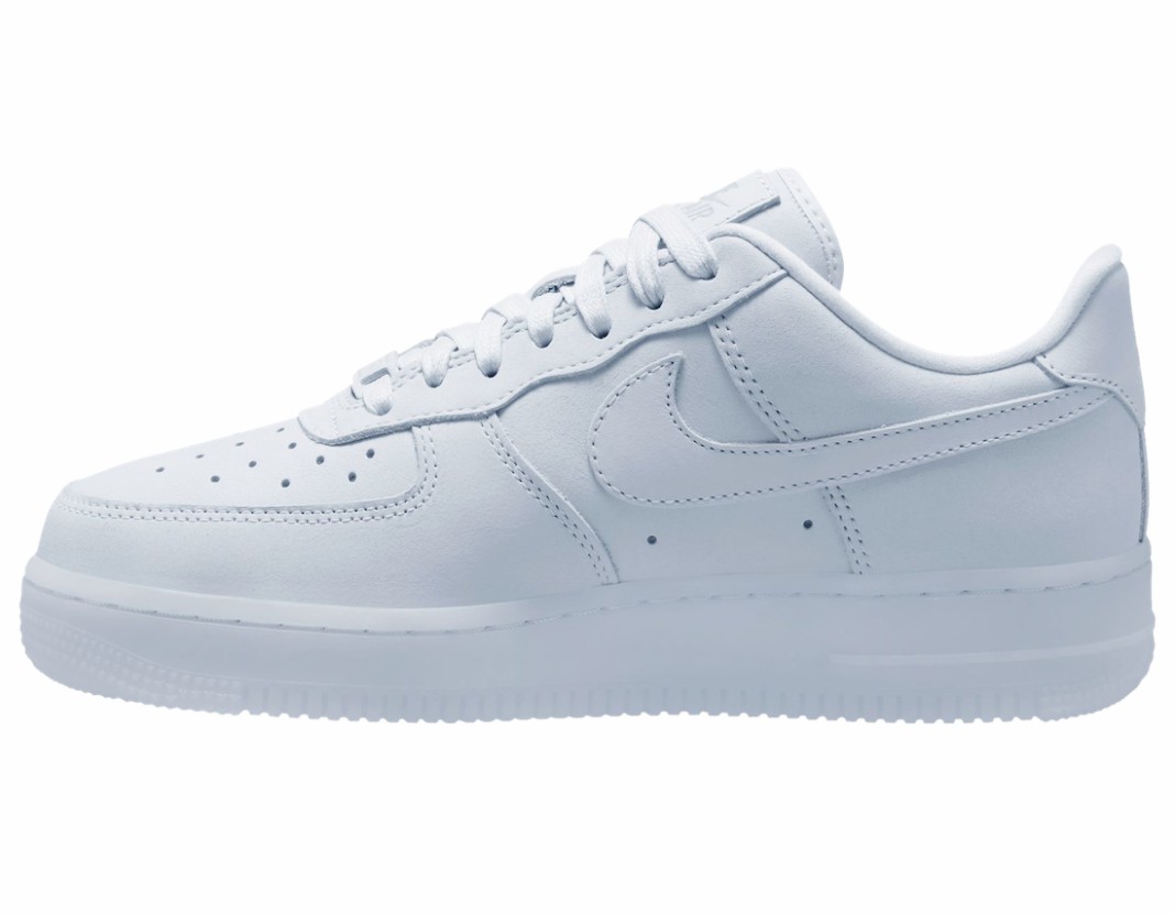 Nike Nike,Air Force 1 Low,Prem 诱人果冻底!这双「纯白」AF1 质感真不错! Nike Nike,Air Force 1 Low,Prem 诱人果冻底!这双「纯白」AF1 质感真不错!