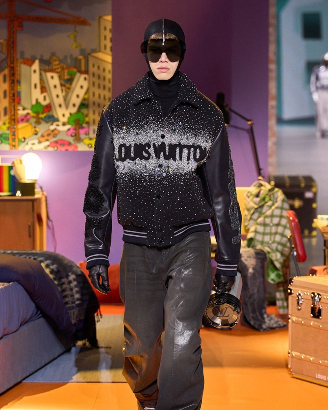 LV,Louis Vuitton,2023 第一次见的「神秘新鞋」亮相 Louis Vuitton FW23 秀场! LV,Louis Vuitton,2023 第一次见的「神秘新鞋」亮相 Louis Vuitton FW23 秀场!