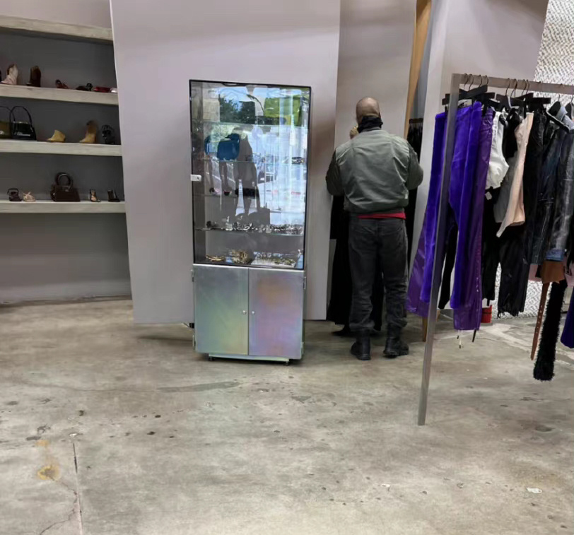 侃爷,Kanye 爷青结!侃爷 Yeezy 官网停止运营! 侃爷,Kanye 爷青结!侃爷 Yeezy 官网停止运营!