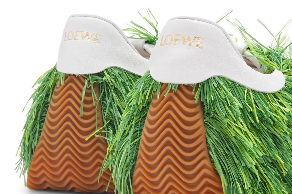 LOEW,Grass sneaker 超罕见鞋身材质!LOEWE 新鞋现已登场! LOEW,Grass sneaker 超罕见鞋身材质!LOEWE 新鞋现已登场!