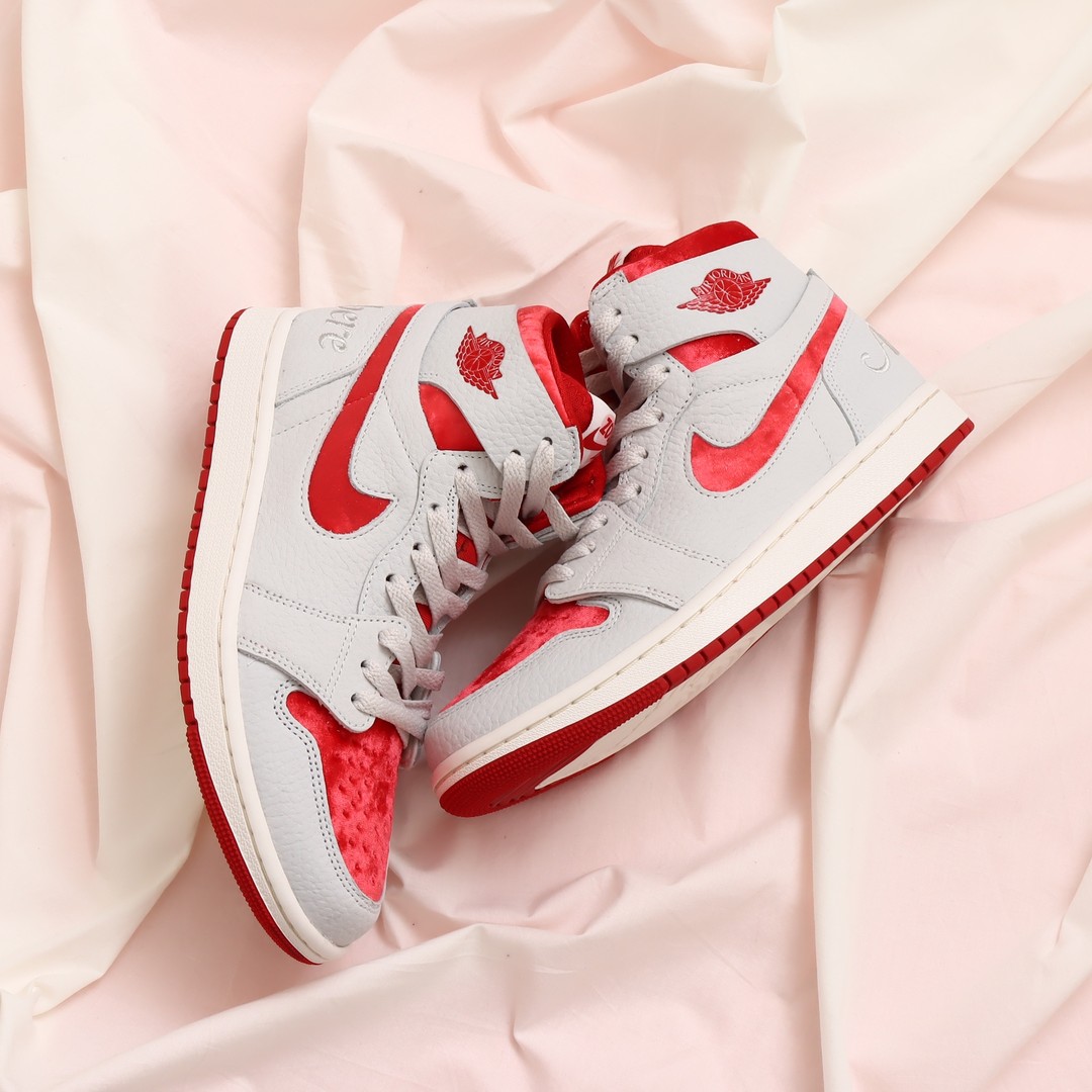 AJ,AJ1,Air Jordan 1 Zoom CMFT 情人节 Air Jordan 1 美图来了!你心动了么? AJ,AJ1,Air Jordan 1 Zoom CMFT 情人节 Air Jordan 1 美图来了!你心动了么?