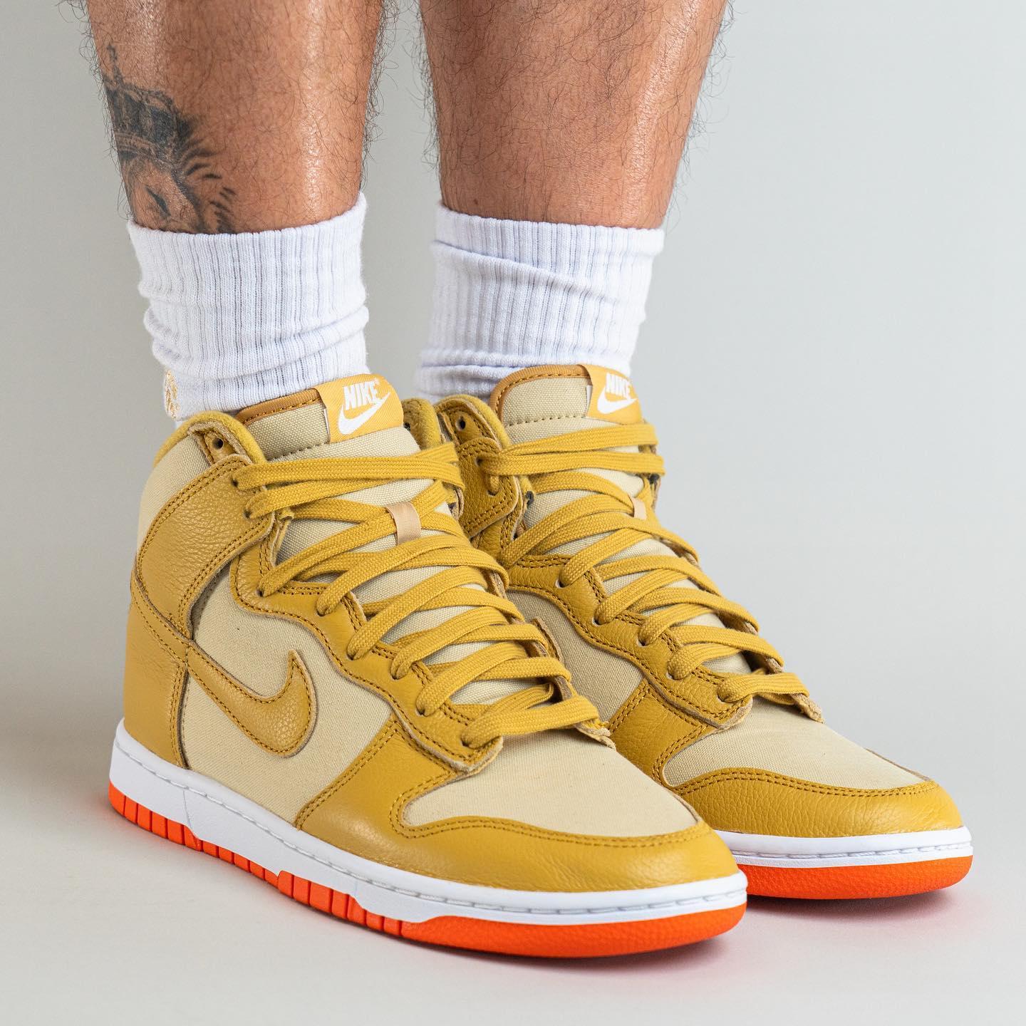 Nike Dunk High,Gold Canvas,DV7 土豪气质十足!全新 Nike Dunk Hi 上脚图曝光! Nike Dunk High,Gold Canvas,DV7 土豪气质十足!全新 Nike Dunk Hi 上脚图曝光!