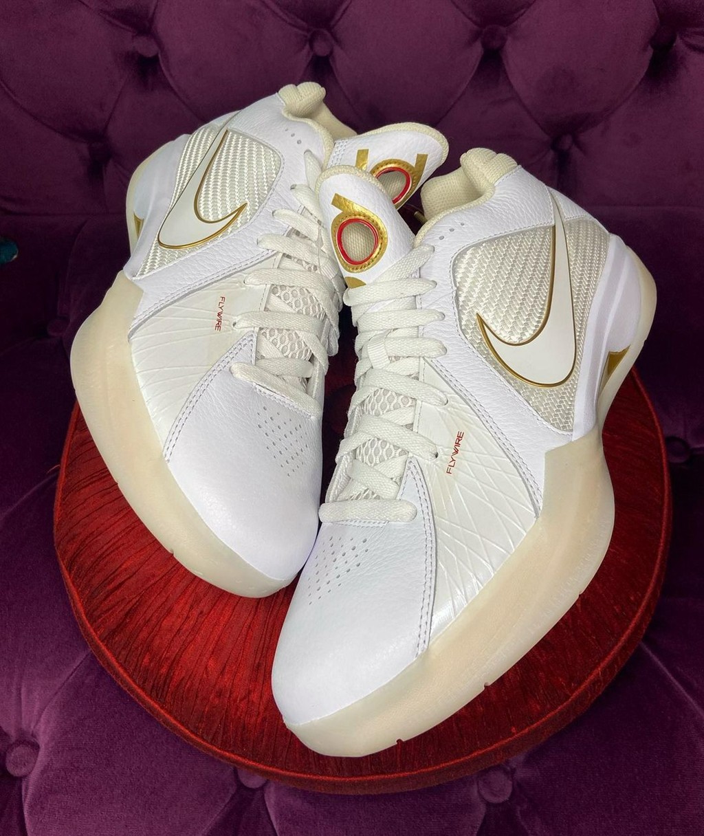 Nike,KD3,DZ3009-100 下一双复刻的「KD3」实物泄露!这次是白金配色! Nike,KD3,DZ3009-100 下一双复刻的「KD3」实物泄露!这次是白金配色!