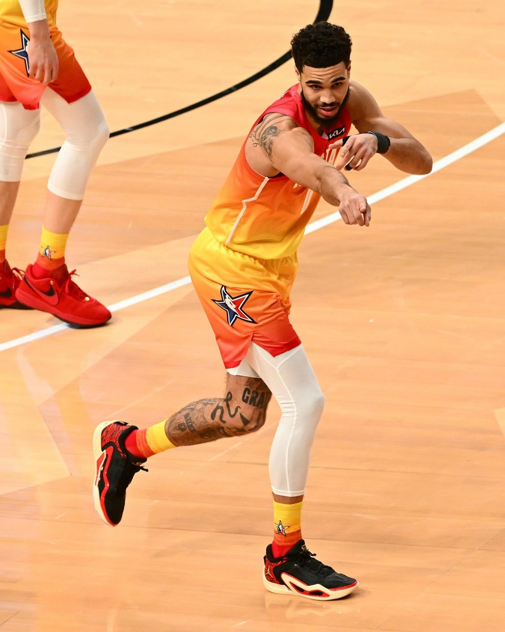 NBA,詹姆斯,德罗赞,东契奇,库里,UA,Nike,Air NBA「新晋扣篮王」穿的什么鞋?不是耐克阿迪,而是 … NBA,詹姆斯,德罗赞,东契奇,库里,UA,Nike,Air NBA「新晋扣篮王」穿的什么鞋?不是耐克阿迪,而是 …