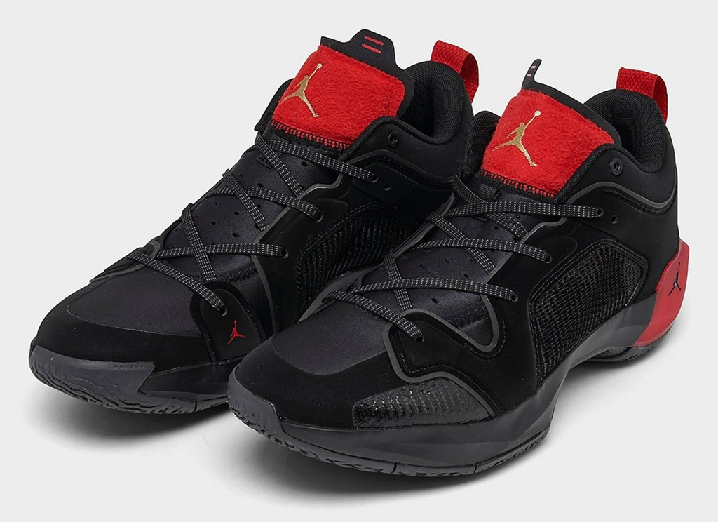 Air Jordan 37 Low,Bred,DQ4122- 经典黑红装扮!新配色 AJ37 Low 有点儿帅! Air Jordan 37 Low,Bred,DQ4122- 经典黑红装扮!新配色 AJ37 Low 有点儿帅!