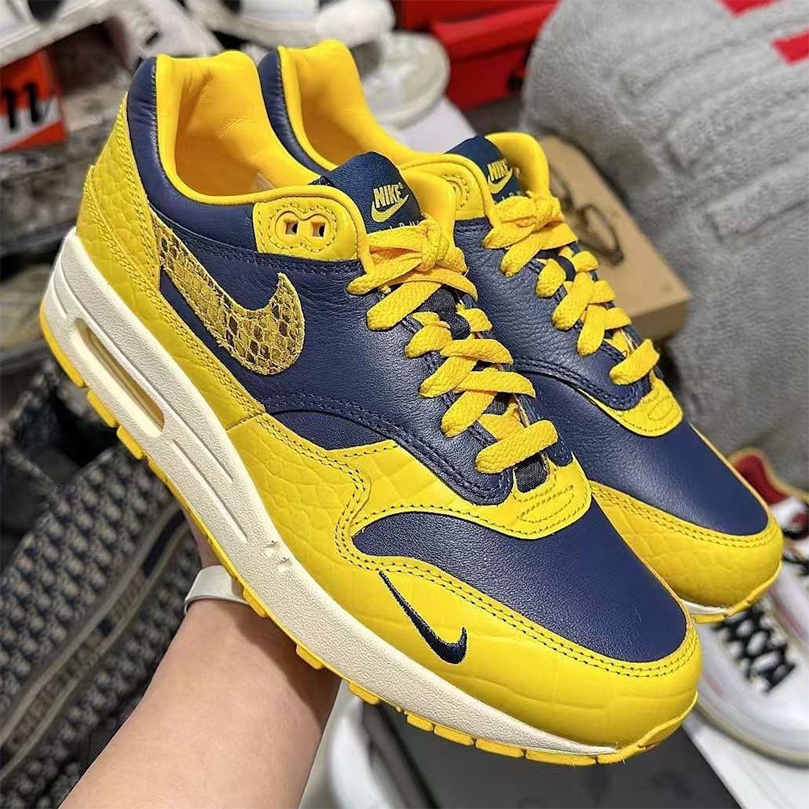 Nike,Air Max 1,FJ5479-410 鞋身规格超优秀!全新「密歇根」Air Max 1 实物曝光! Nike,Air Max 1,FJ5479-410 鞋身规格超优秀!全新「密歇根」Air Max 1 实物曝光!