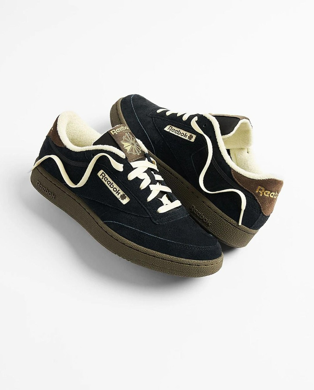 END.,Reebok,Club C,St.Patrick 这是我认识的 Reebok 吗?新联名有点帅啊! END.,Reebok,Club C,St.Patrick 这是我认识的 Reebok 吗?新联名有点帅啊!