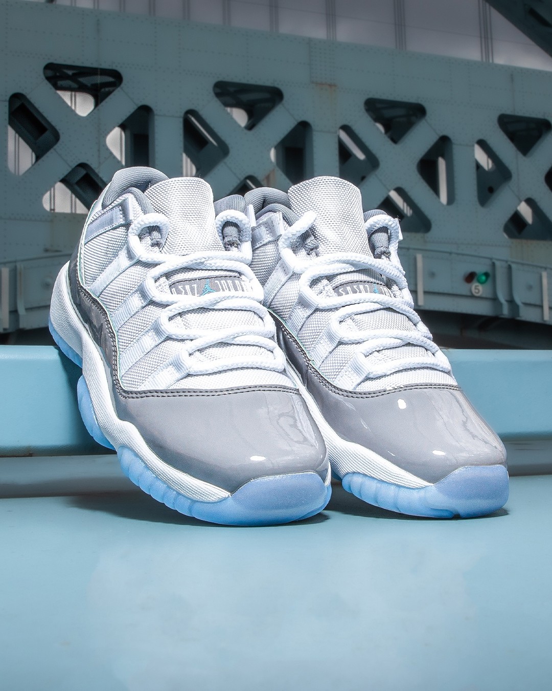 AJ11,Nike,adidas,Fear Of God,A 4 月鞋圈神仙打架!最后一双「倒钩」马上开抢!还有「FOG x 阿迪」憋三年的大招! AJ11,Nike,adidas,Fear Of God,A 4 月鞋圈神仙打架!最后一双「倒钩」马上开抢!还有「FOG x 阿迪」憋三年的大招!