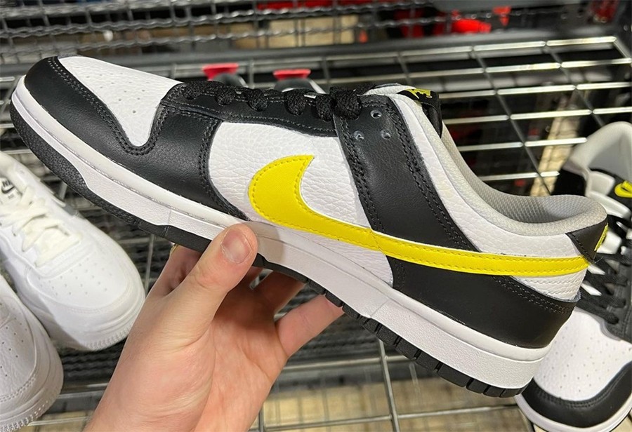 Nike Dunk Low,Black and Yellow 「熊猫」再度来袭!全新 Nike Dunk Low 实物曝光! Nike Dunk Low,Black and Yellow 「熊猫」再度来袭!全新 Nike Dunk Low 实物曝光!