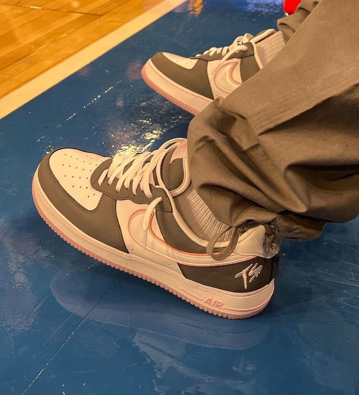 Terror Squad,Nike Air Force 1 「熊猫」配色又来了!还是 TS 联名... Terror Squad,Nike Air Force 1 「熊猫」配色又来了!还是 TS 联名...