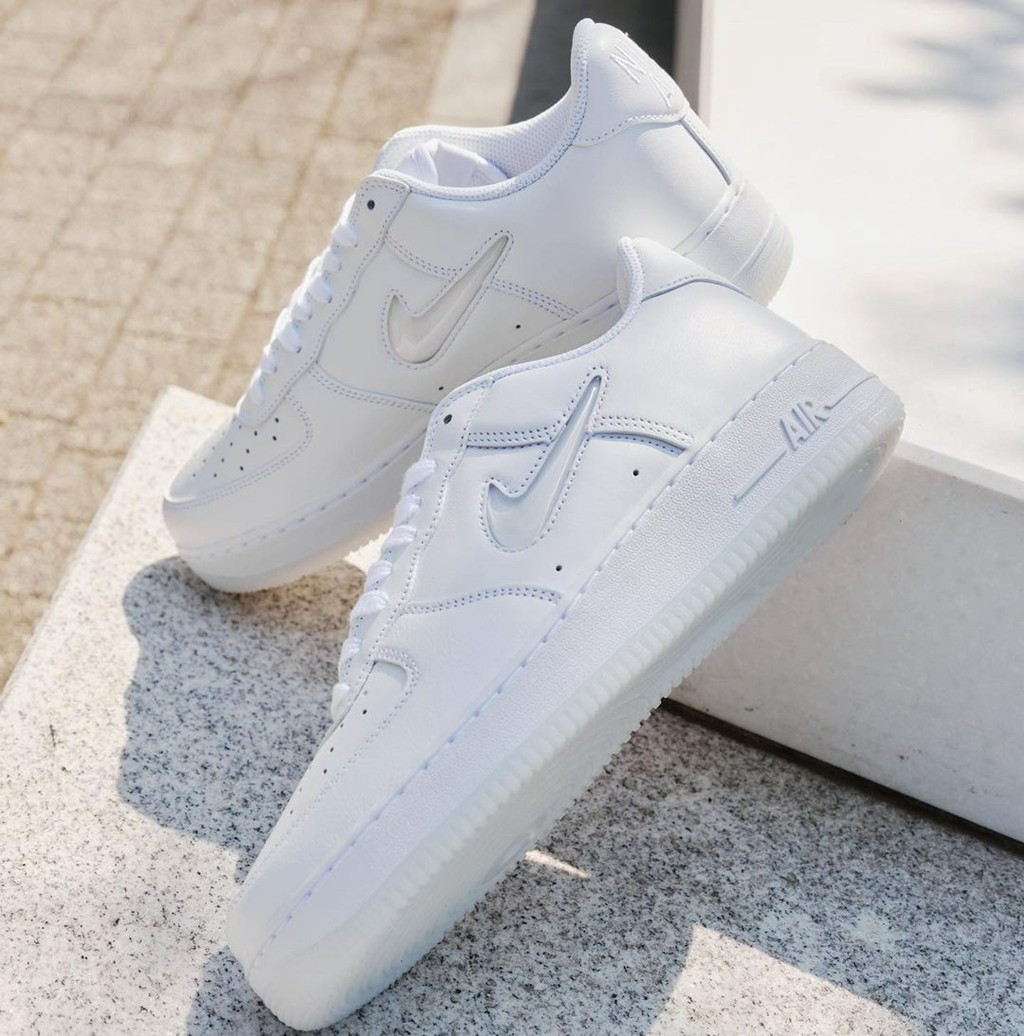 Nike,Air Force 1 Low 现已发售!新版本纯白 AF1 来了! Nike,Air Force 1 Low 现已发售!新版本纯白 AF1 来了!