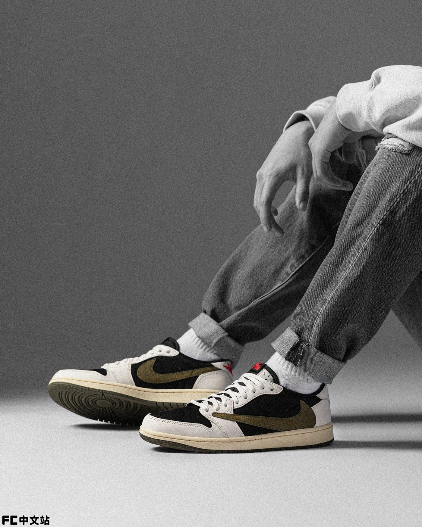 Travis Scott,AJ,AJ1,Medium Oli 「最后一钩」TS x AJ1 开箱上脚!一看市价咋这样了? Travis Scott,AJ,AJ1,Medium Oli 「最后一钩」TS x AJ1 开箱上脚!一看市价咋这样了?