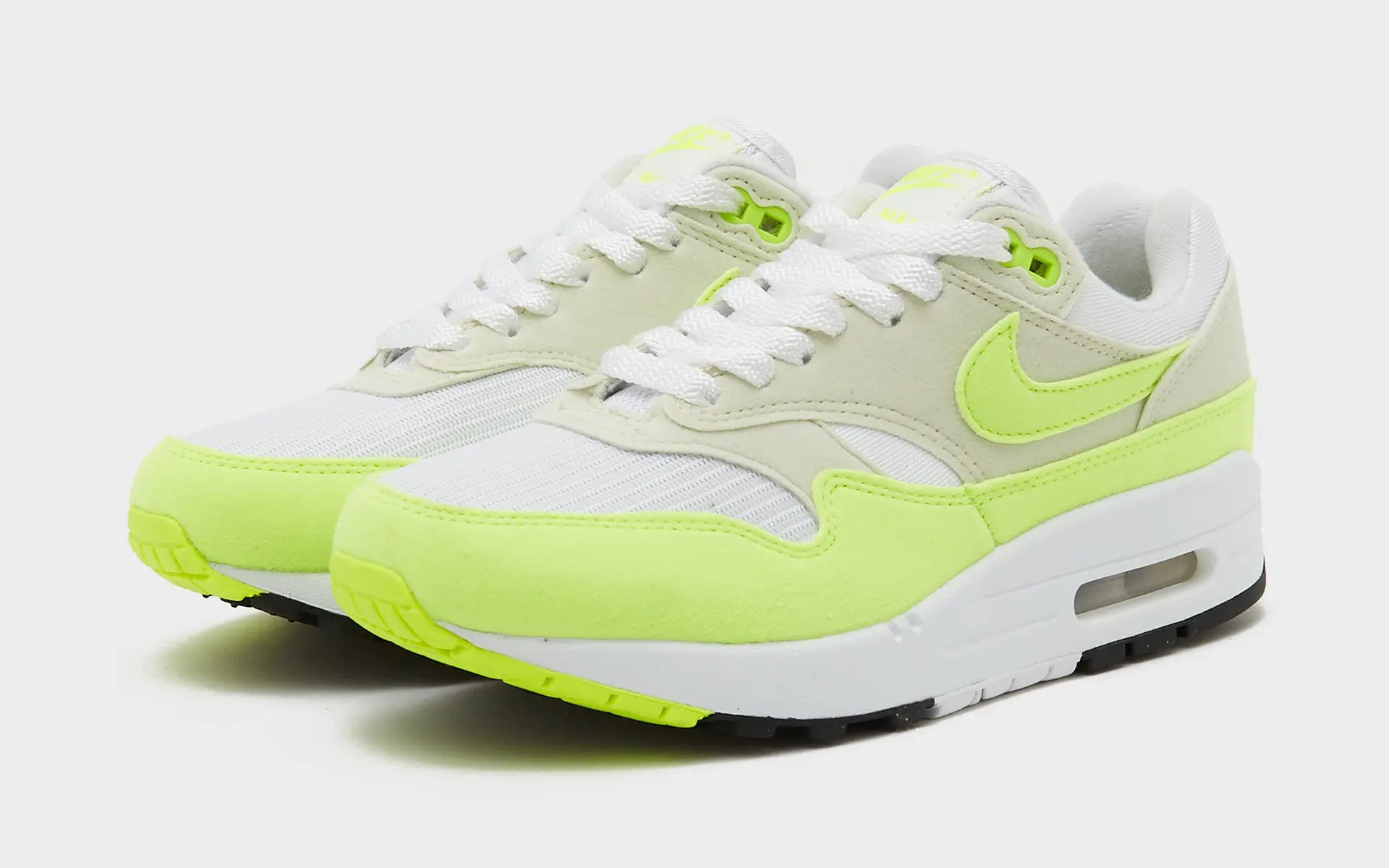 Nike,Air Max 1,DZ2628-100 这外底造型不多见!新配色 Air Max 1 太骚气了! Nike,Air Max 1,DZ2628-100 这外底造型不多见!新配色 Air Max 1 太骚气了!