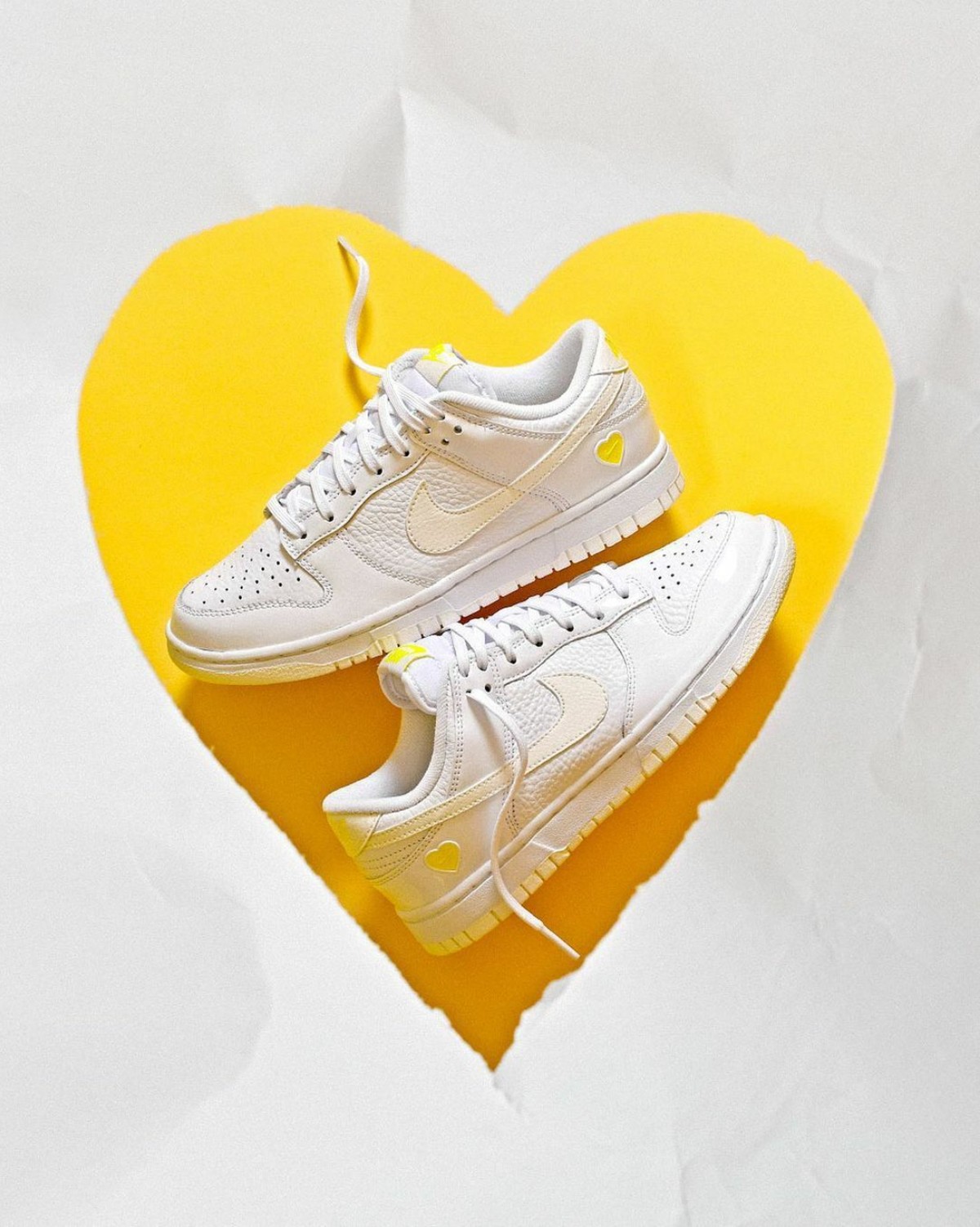 Nike,Converse,adidas Originals 情人节送礼怎么选?预算几百到几千!十几款「520 礼物」直接抄作业! Nike,Converse,adidas Originals 情人节送礼怎么选?预算几百到几千!十几款「520 礼物」直接抄作业!