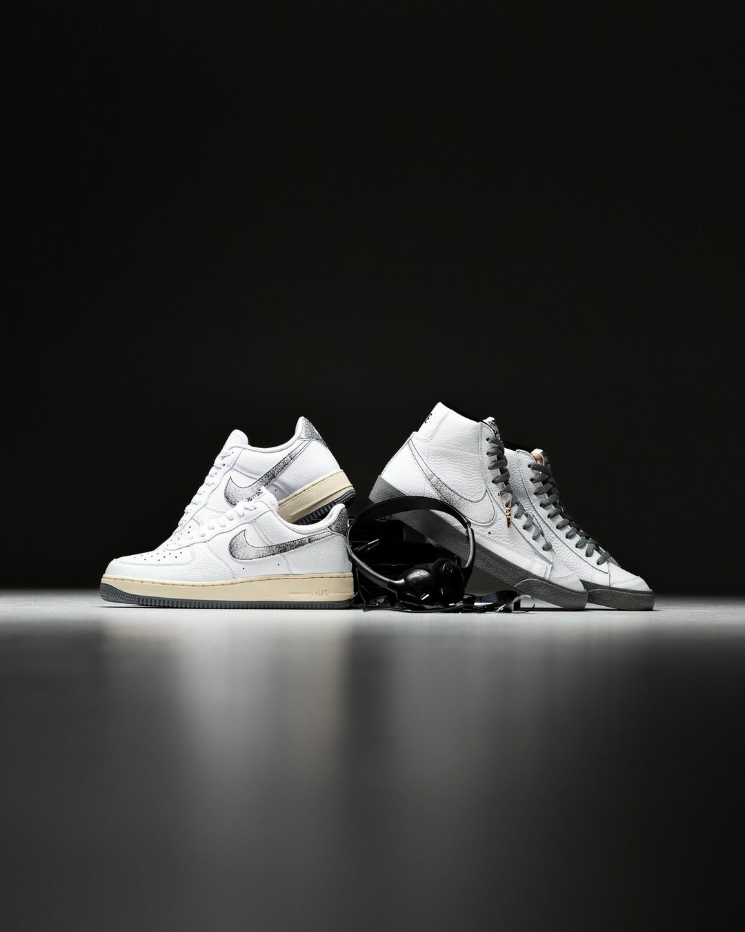 Nike,Air Force 1,50 Years of H 都在等的 Nike 50 周年纪念!买鞋送「麦克风」受得了吗? Nike,Air Force 1,50 Years of H 都在等的 Nike 50 周年纪念!买鞋送「麦克风」受得了吗?