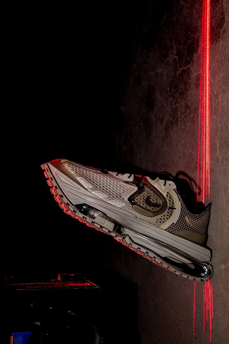 Nike,MMW 次次市价不便宜!「Nike 机能拖鞋」上脚确实酷! Nike,MMW 次次市价不便宜!「Nike 机能拖鞋」上脚确实酷!
