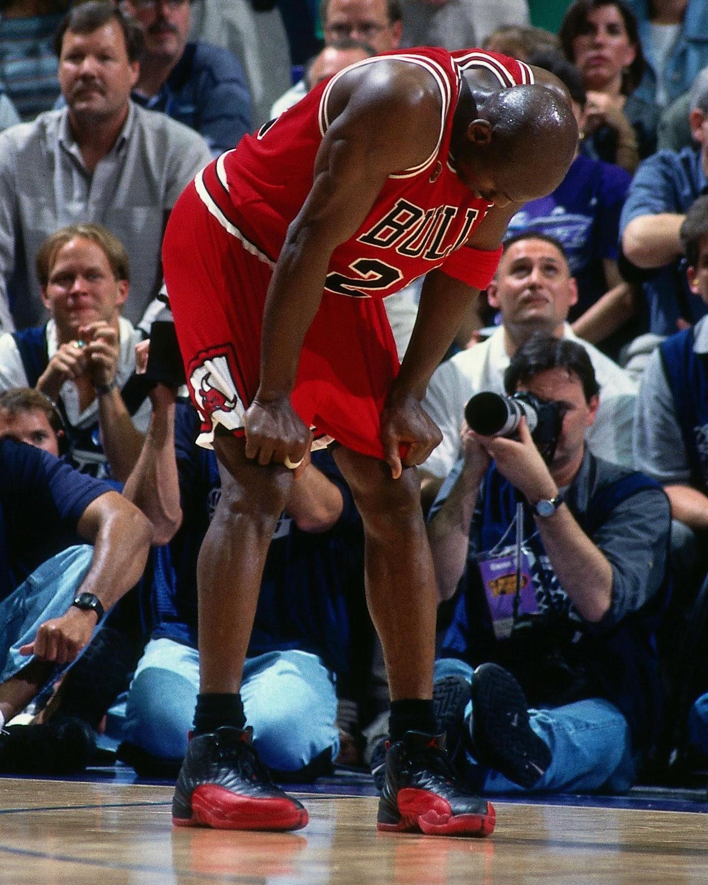 Air Jordan 12,AJ12 乔丹「流感之战」AJ12 上架拍卖!成交价把我看傻了! Air Jordan 12,AJ12 乔丹「流感之战」AJ12 上架拍卖!成交价把我看傻了!