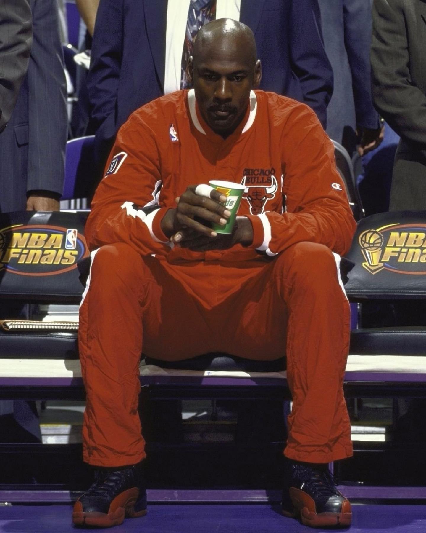 Air Jordan 12,AJ12 乔丹「流感之战」AJ12 上架拍卖!成交价把我看傻了! Air Jordan 12,AJ12 乔丹「流感之战」AJ12 上架拍卖!成交价把我看傻了!