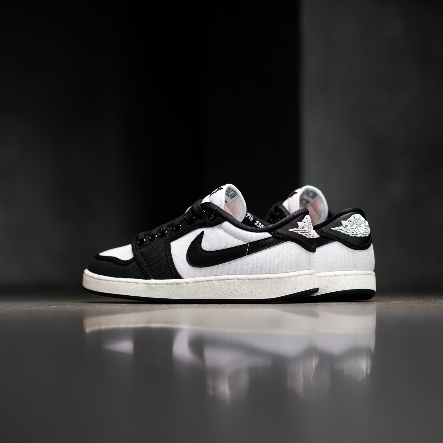 Air Jordan 1 KO Low,DX4981-100 人气配色不断!又一双「熊猫」AJ1 来了! Air Jordan 1 KO Low,DX4981-100 人气配色不断!又一双「熊猫」AJ1 来了!