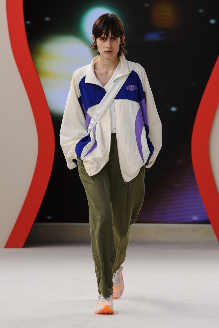 中国李宁,中国李宁 24 春夏潮流发布 全新球鞋、服饰亮相!中国李宁再度登陆巴黎! 中国李宁,中国李宁 24 春夏潮流发布 全新球鞋、服饰亮相!中国李宁再度登陆巴黎!