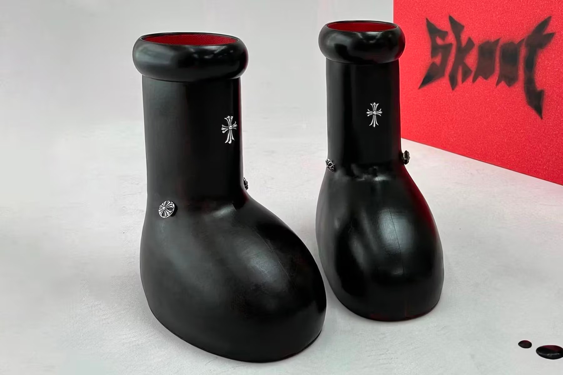 Big Red Boots,MSCHF 颜值一下子高了!克罗心版「大红靴」来了! Big Red Boots,MSCHF 颜值一下子高了!克罗心版「大红靴」来了!