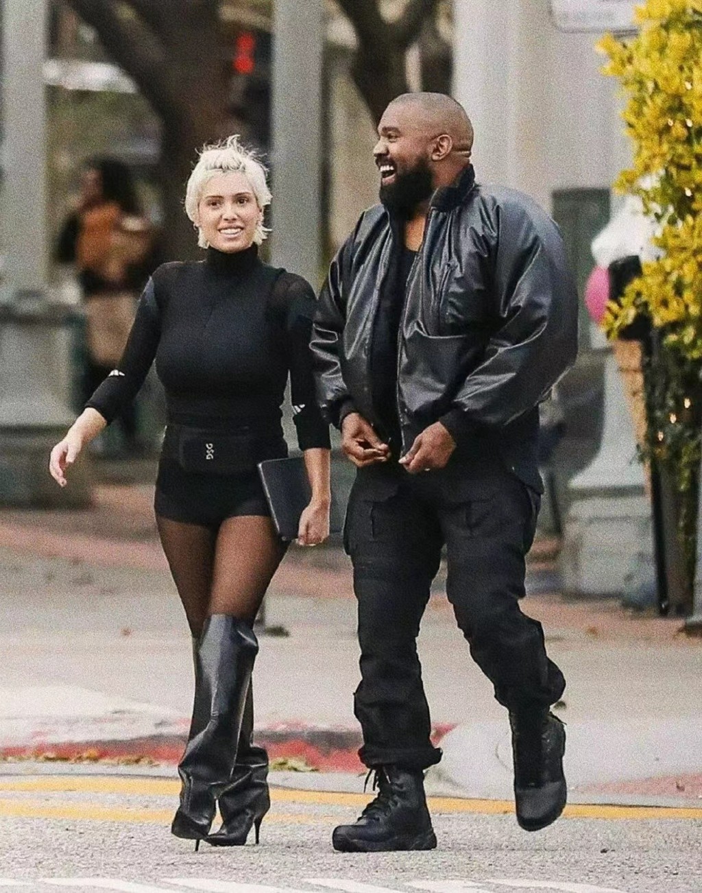 侃爷,Yeezy 履历 “辉煌”!侃爷钦点的 Yeezy CEO 居然是他!? 侃爷,Yeezy 履历 “辉煌”!侃爷钦点的 Yeezy CEO 居然是他!?