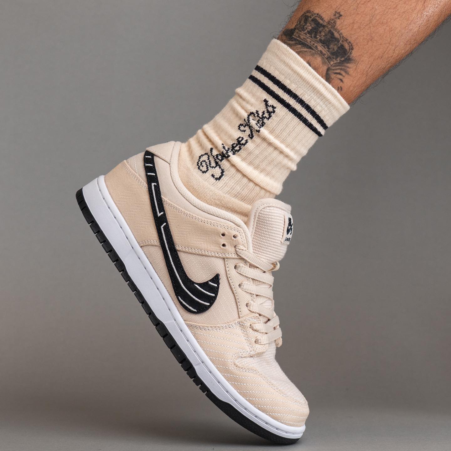 Nike,Dunk SB Low,FD2627-200,Al 「柔道主题」Dunk SB 联名来了!实物上脚图曝光! Nike,Dunk SB Low,FD2627-200,Al 「柔道主题」Dunk SB 联名来了!实物上脚图曝光!