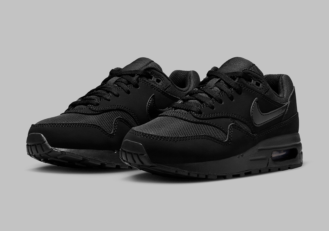 Nike,Air Max 1,DZ3307-001,Trip 「黑武士」装扮!全新 Nike Air Max 1 实物曝光! Nike,Air Max 1,DZ3307-001,Trip 「黑武士」装扮!全新 Nike Air Max 1 实物曝光!