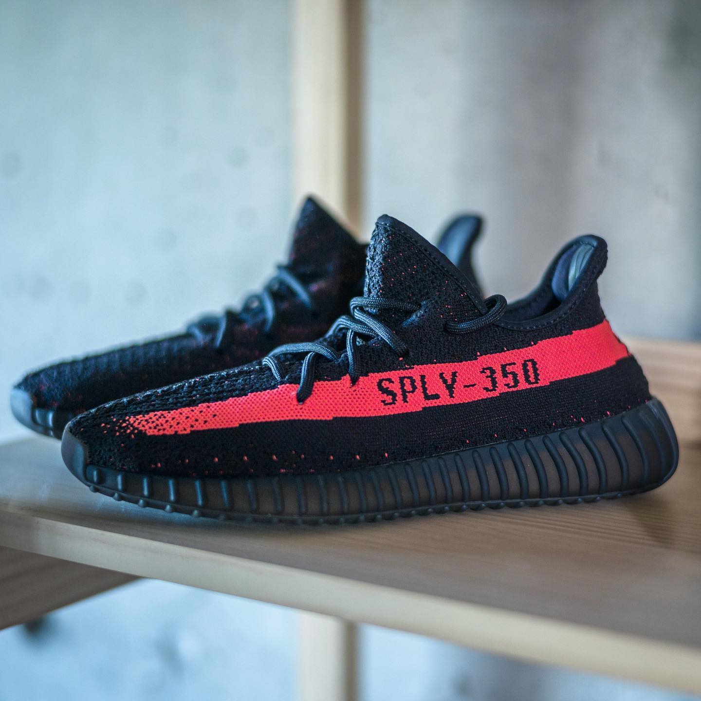 Yeezy,Boost 350 V2,Core Black 终于来了!黑粉 Yeezy 350 国区登记开启! Yeezy,Boost 350 V2,Core Black 终于来了!黑粉 Yeezy 350 国区登记开启!