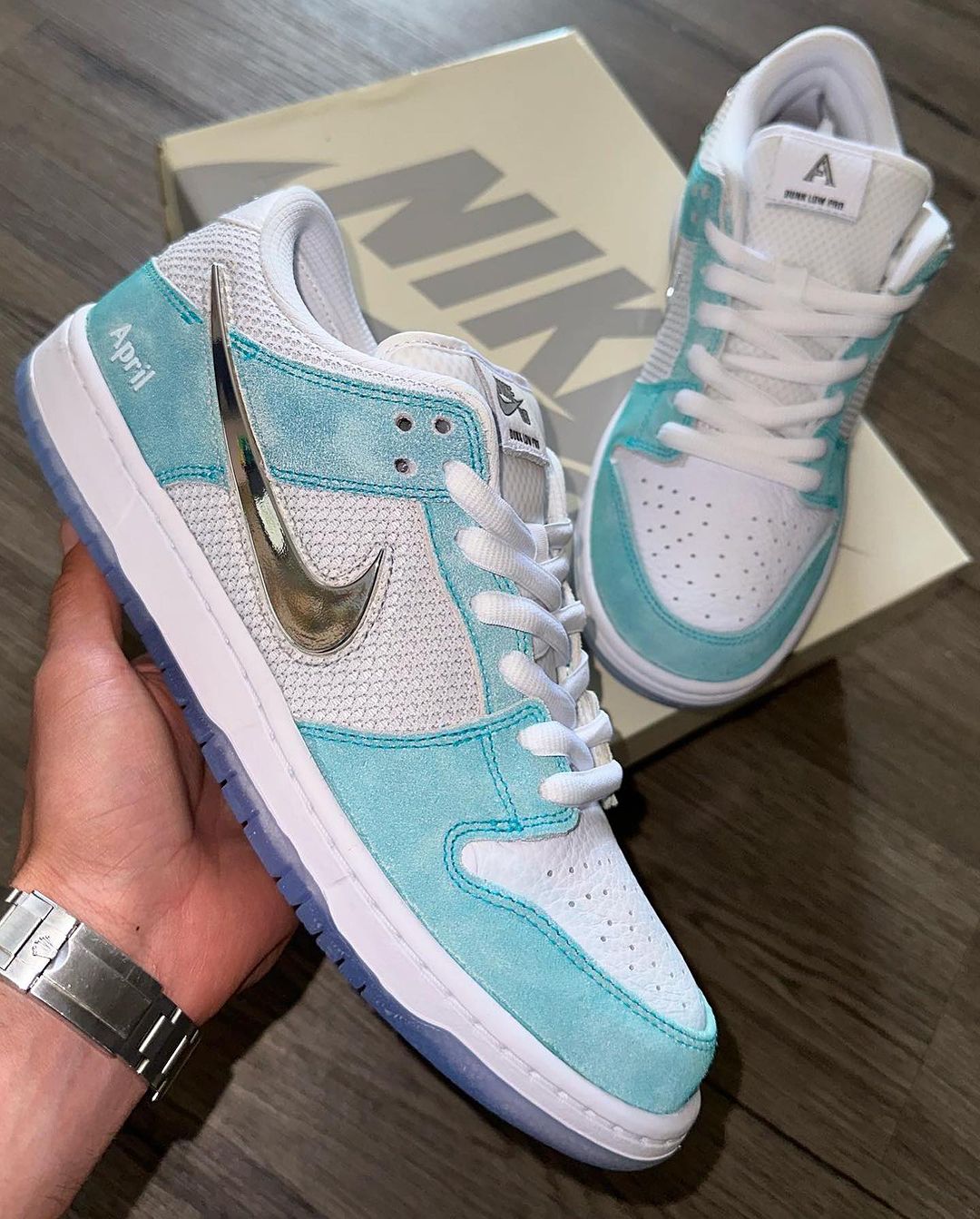 FD2562-400,Dunk SB Low,Nike,Ap 又一滑板店铺联名即将登场!「小蒂芙尼」Dunk SB 越看越心动! FD2562-400,Dunk SB Low,Nike,Ap 又一滑板店铺联名即将登场!「小蒂芙尼」Dunk SB 越看越心动!