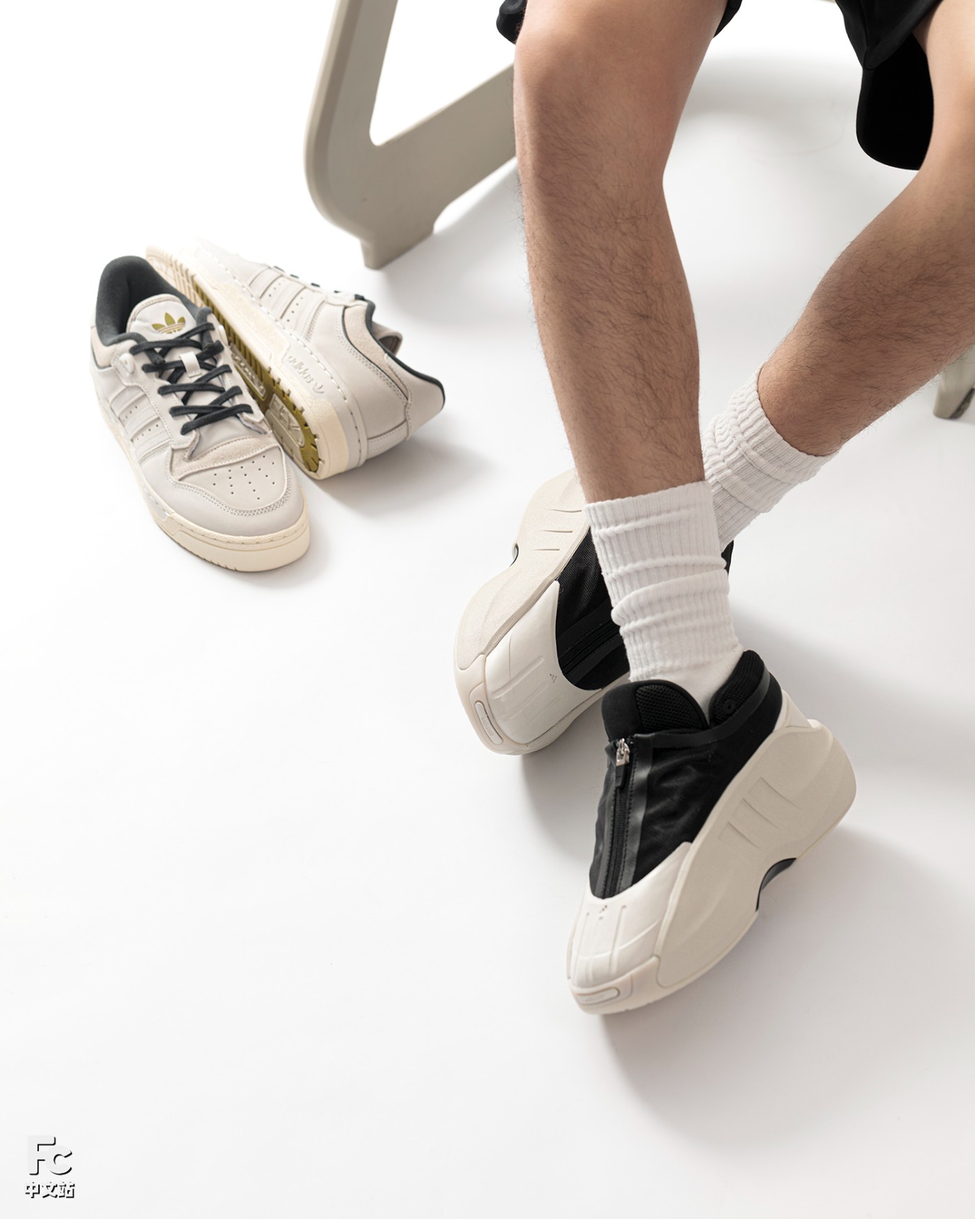 adidas Crazy Iiinfinity,Air Jo 黑脚趾、联名 Dunk SB 不到千元!想花小钱办大事!开学就买这十双鞋! adidas Crazy Iiinfinity,Air Jo 黑脚趾、联名 Dunk SB 不到千元!想花小钱办大事!开学就买这十双鞋!