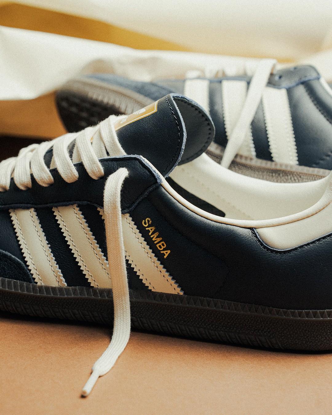 adidas Originals,Samba OG 又涨几百块!金标 Samba 肯定不撞鞋! adidas Originals,Samba OG 又涨几百块!金标 Samba 肯定不撞鞋!