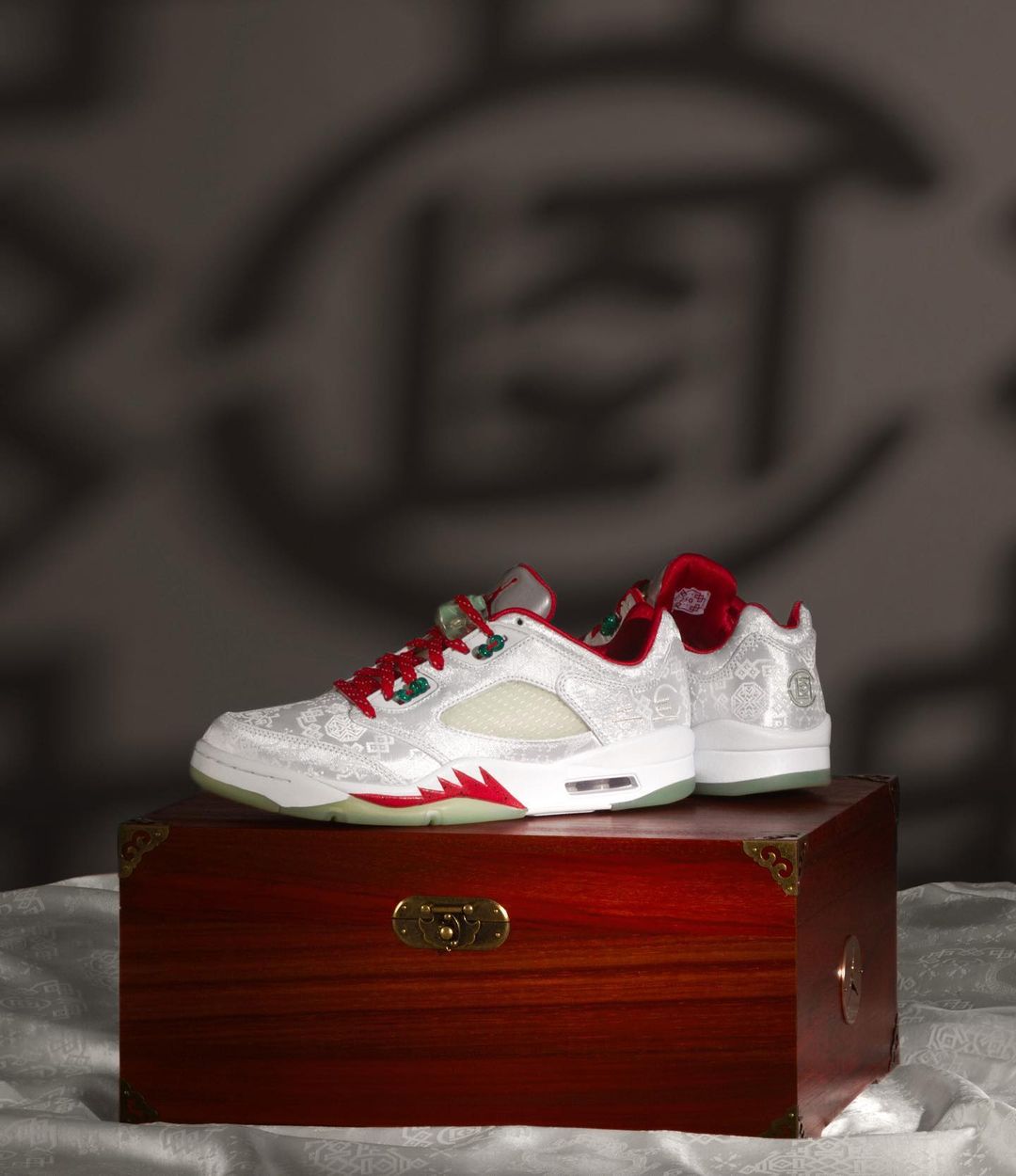 AJ5,CLOT,Air Jordan 5 Low,白丝绸 CLOT 官宣!「白丝绸」AJ5 再曝新实物!细节全看清了! AJ5,CLOT,Air Jordan 5 Low,白丝绸 CLOT 官宣!「白丝绸」AJ5 再曝新实物!细节全看清了!