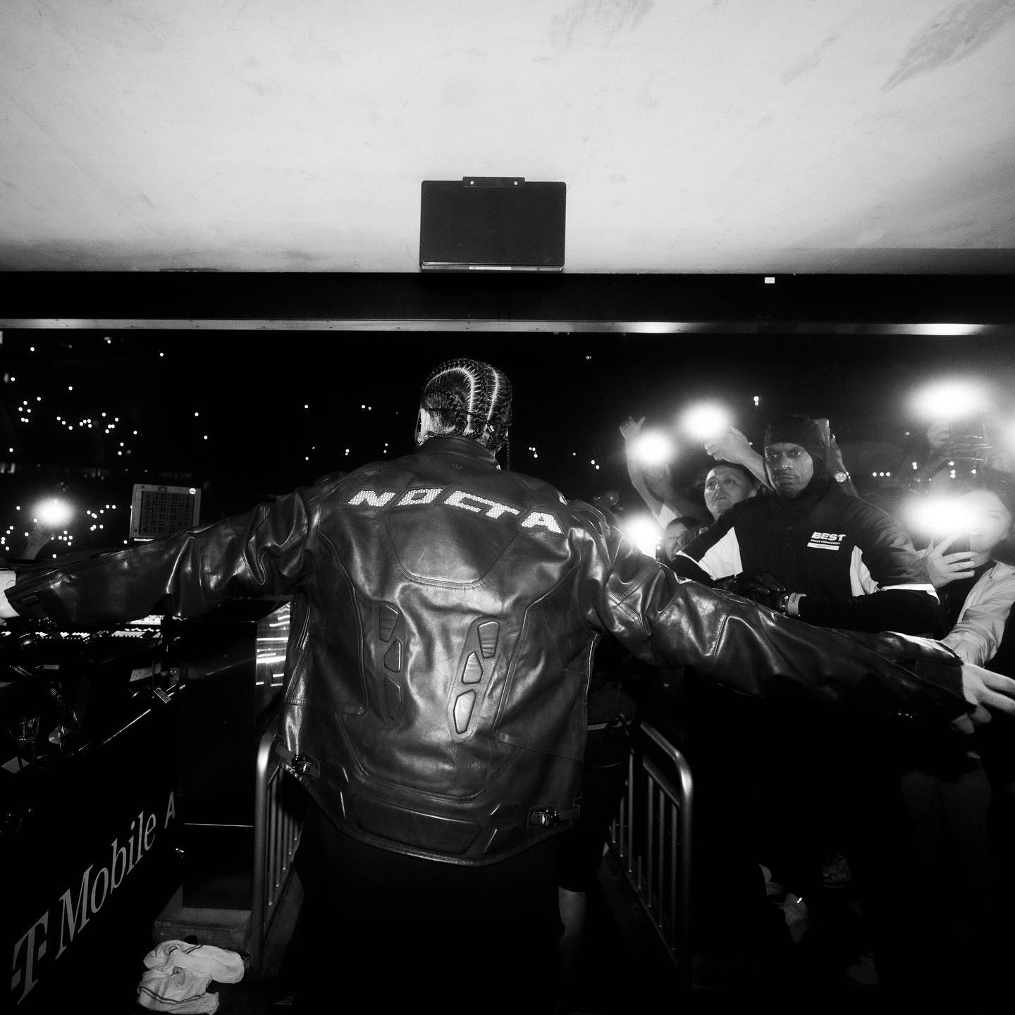 NOCTA,Nike Leather Jacket Drake 亲晒 NOCTA 皮夹克!这颜值你打几分? NOCTA,Nike Leather Jacket Drake 亲晒 NOCTA 皮夹克!这颜值你打几分?