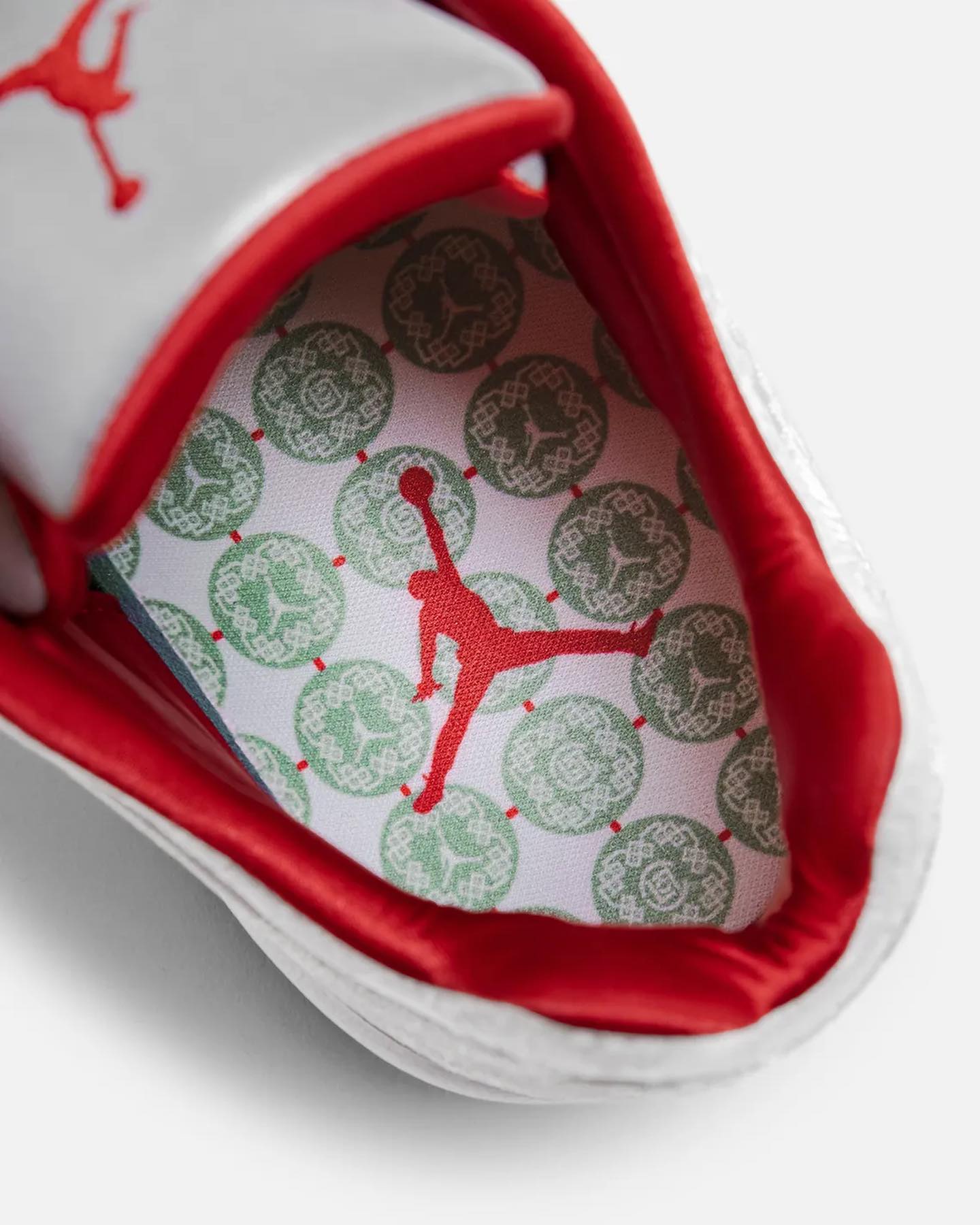 Air Jordan 5 Low,CLOT 限量 250 双!「白丝绸」AJ5 最新实物曝光! Air Jordan 5 Low,CLOT 限量 250 双!「白丝绸」AJ5 最新实物曝光!