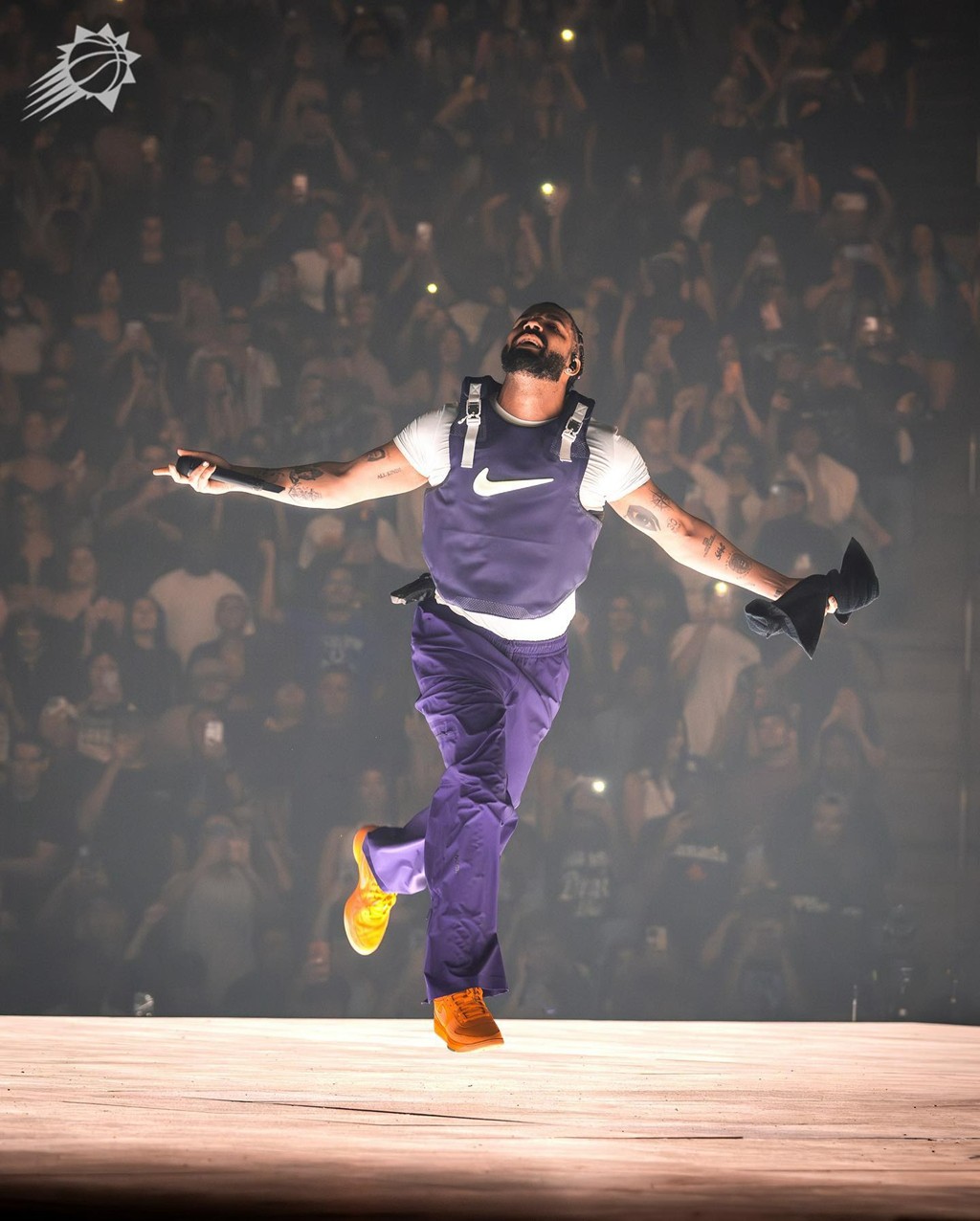 Nike,Book 1,NBA,布克,Drake,菲尔·奈特 为给「布克 1 代」带货,Nike 创始人都出马了!? Nike,Book 1,NBA,布克,Drake,菲尔·奈特 为给「布克 1 代」带货,Nike 创始人都出马了!?