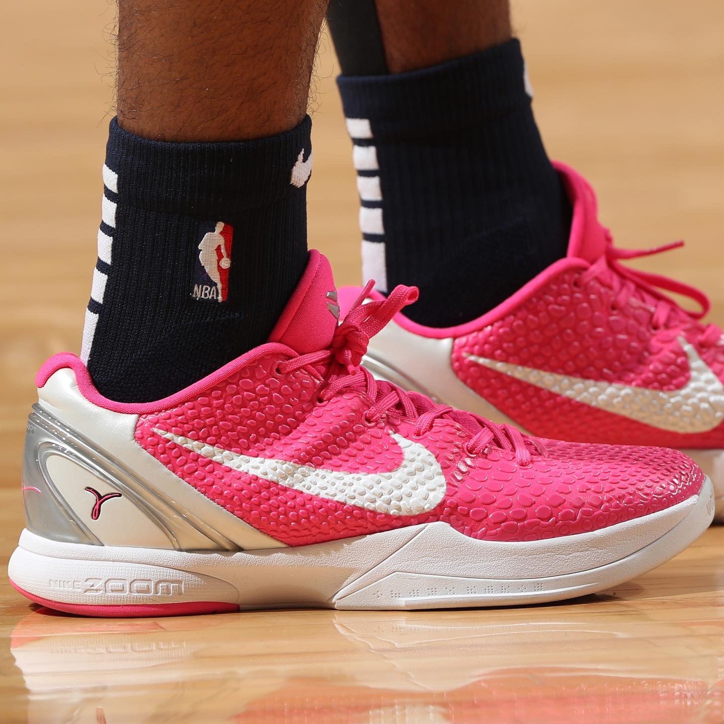 Nike,Kay Yow,Kobe,KD,Hyperdunk 都说它是球鞋圈「最美配色」!今天看完,果然不假! Nike,Kay Yow,Kobe,KD,Hyperdunk 都说它是球鞋圈「最美配色」!今天看完,果然不假!