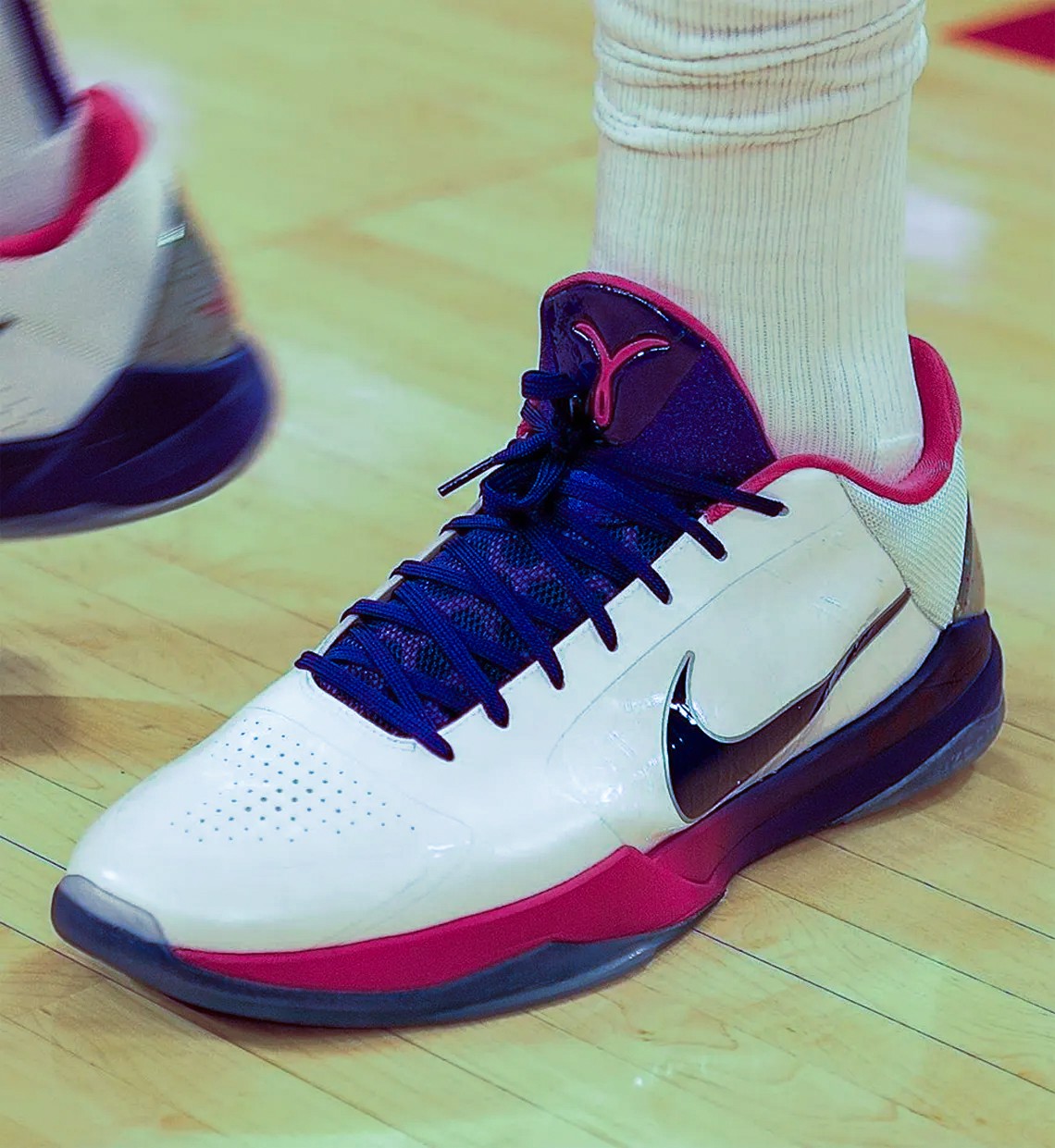抗乳腺癌,Nike,Kobe 9 EM Protro PE, 又一款全新 Kobe 9 曝光!还是超人气「抗乳腺癌」配色! 抗乳腺癌,Nike,Kobe 9 EM Protro PE, 又一款全新 Kobe 9 曝光!还是超人气「抗乳腺癌」配色!