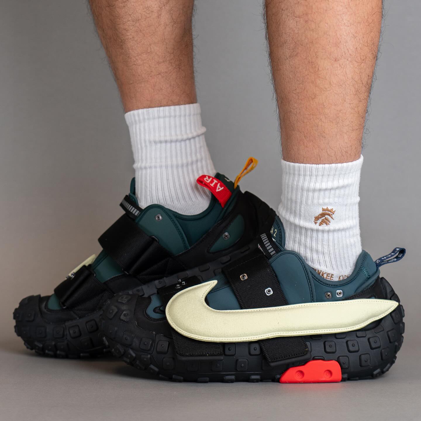 Cactus Plant Flea Market,Nike, CPFM x Nike「轮胎鞋」上脚图有了!越看越像「巴黎世家」... Cactus Plant Flea Market,Nike, CPFM x Nike「轮胎鞋」上脚图有了!越看越像「巴黎世家」...