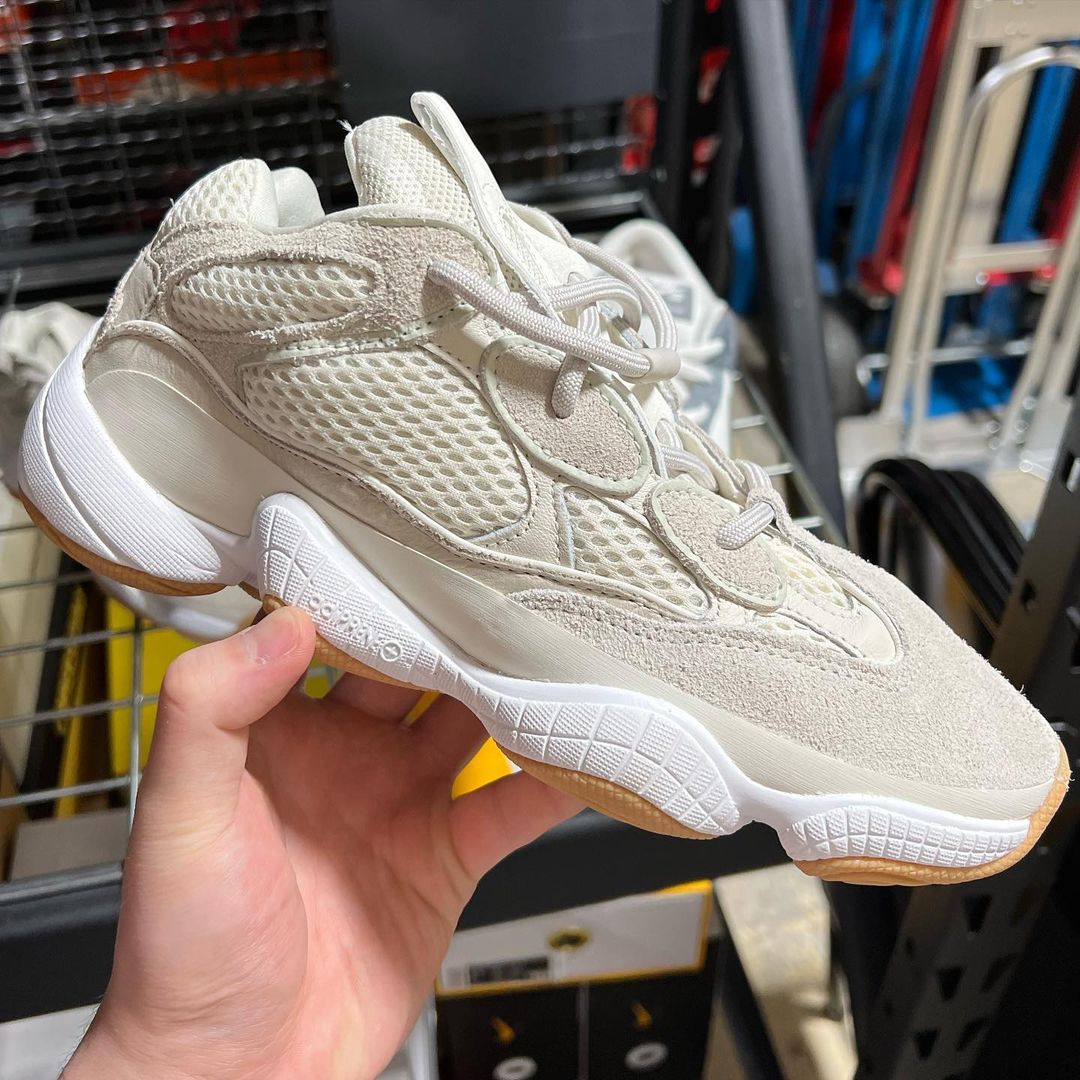 Yeezy,adidas,Yeezy 500,Cream G Yeezy 明年回归!新 500、拖鞋抢先曝光! Yeezy,adidas,Yeezy 500,Cream G Yeezy 明年回归!新 500、拖鞋抢先曝光!
