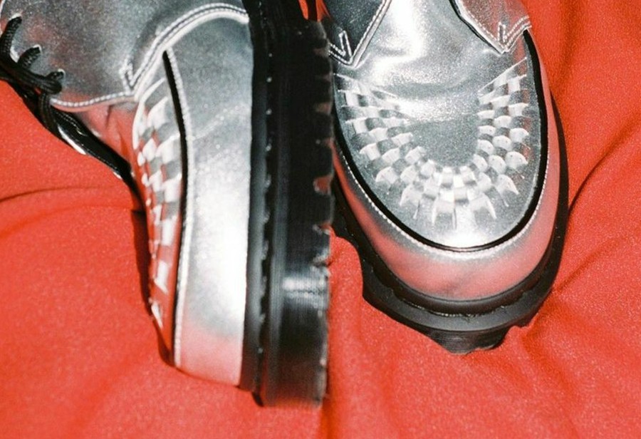 Supreme,Dr. Martens Supreme 最新联名鞋曝光!编织鞋面有点帅! Supreme,Dr. Martens Supreme 最新联名鞋曝光!编织鞋面有点帅!